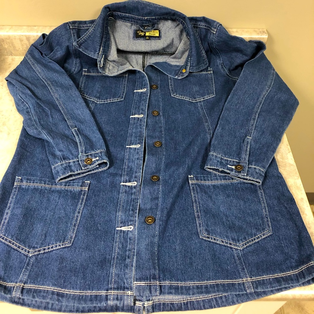 Suzanne betro Stylin denim jacket retro & cool